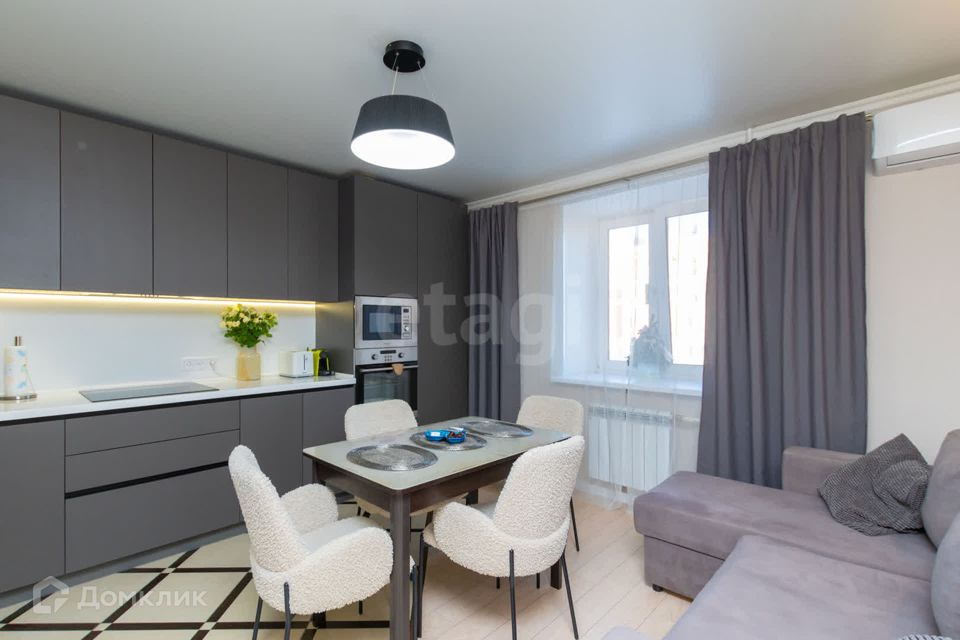 Продаётся 2-комнатная квартира, 60.9 м²