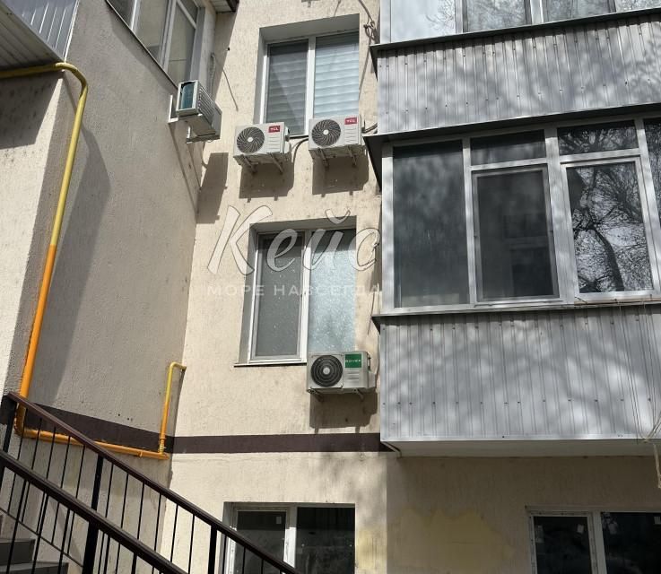 Продаётся 3-комнатная квартира, 105.1 м²