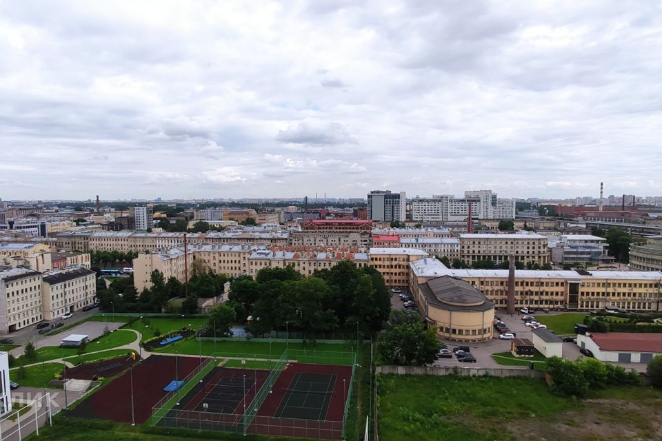 Продаётся 2-комнатная квартира, 76.9 м²