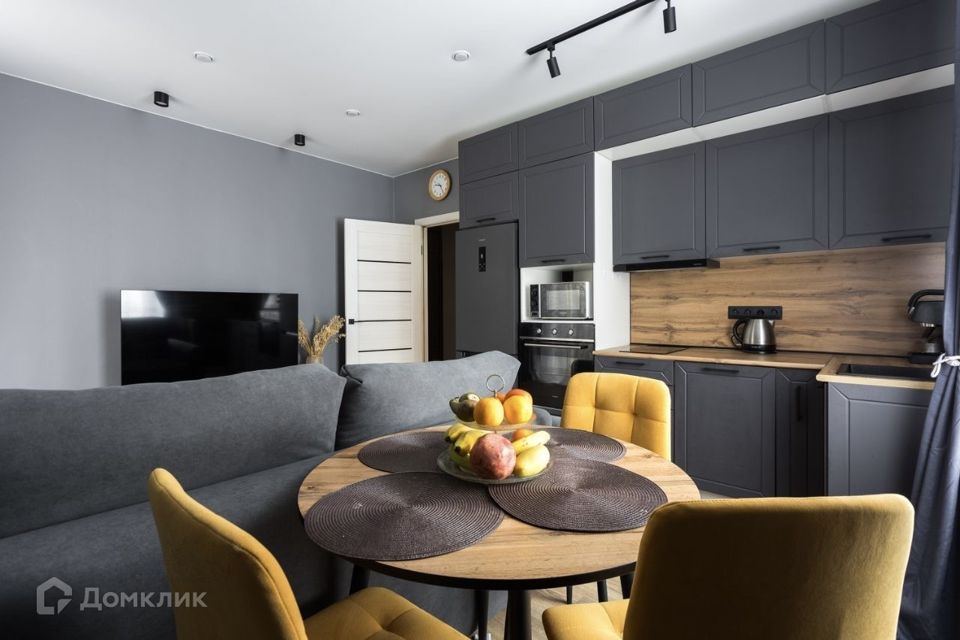 Продаётся 2-комнатная квартира, 60.8 м²