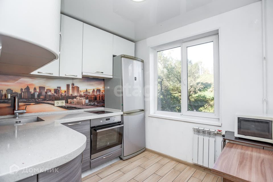 Продаётся 3-комнатная квартира, 61.3 м²