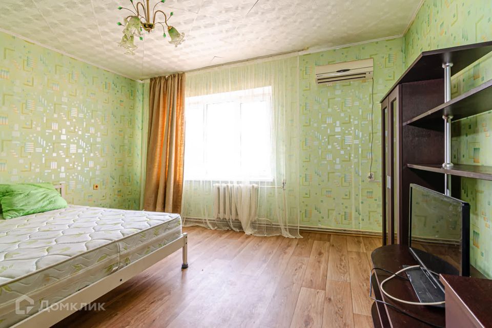 Продаётся 3-комнатная квартира, 101.7 м²