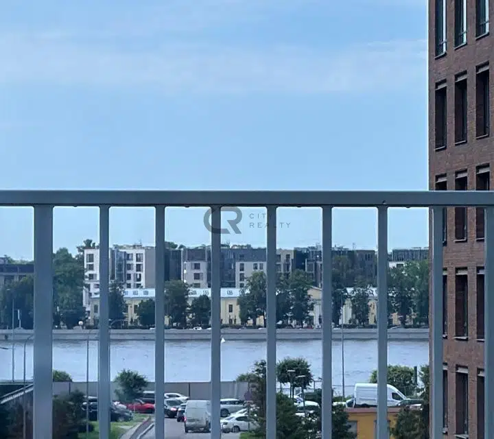 Продаётся 2-комнатная квартира, 144.7 м²