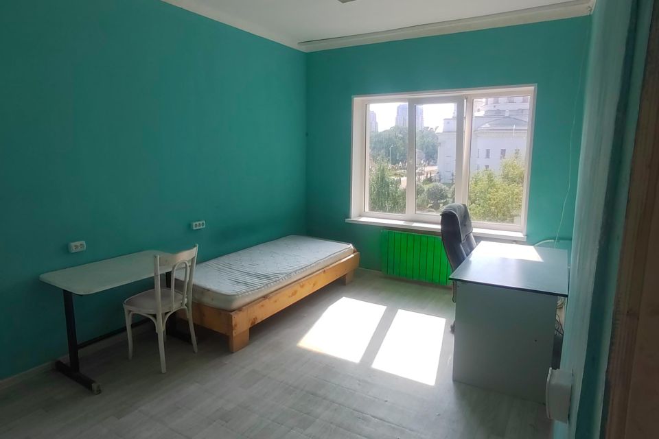 Продаётся комната в 2-комн. квартире, 32.9 м²
