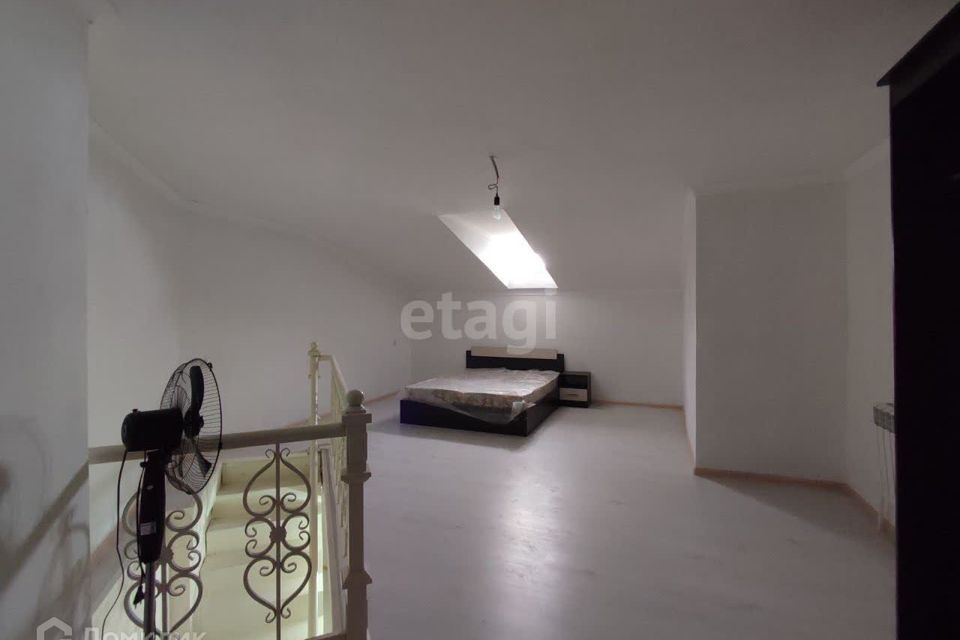 Продаётся 3-комнатная квартира, 120 м²