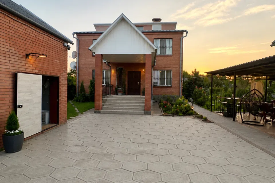 Продаётся 2-этажный дом, 540 м²