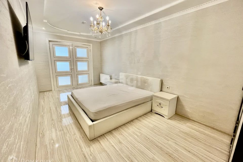 Продаётся 1-комнатная квартира, 55.3 м²