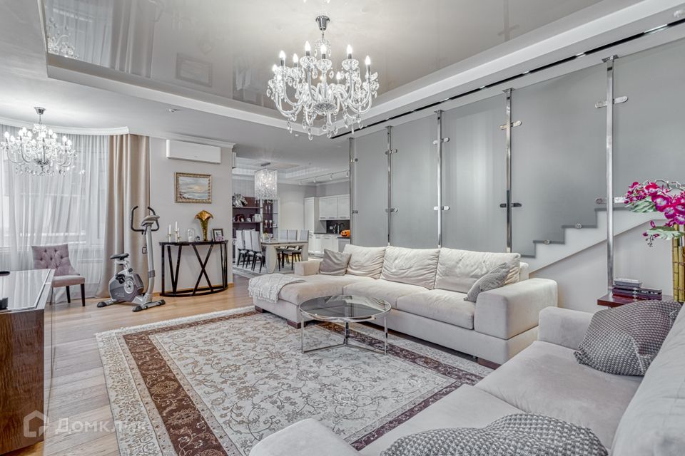 Продаётся 3-комнатная квартира, 170 м²