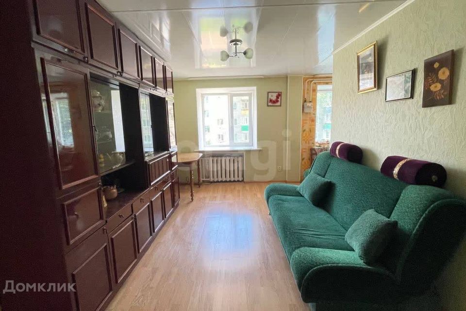 Продаётся 3-комнатная квартира, 48.8 м²