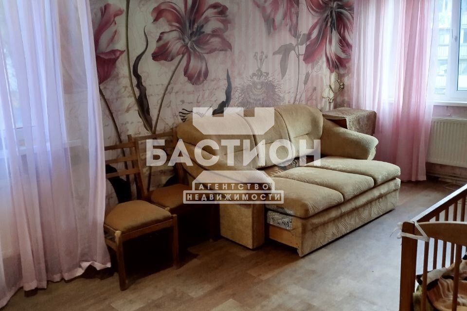 Продаётся 4-комнатная квартира, 61 м²