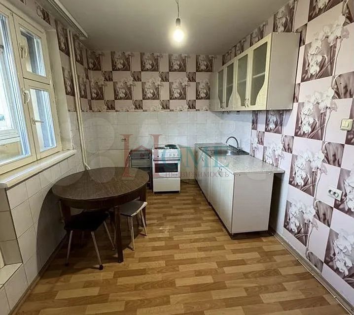 Сдаётся 2-комнатная квартира, 76 м²