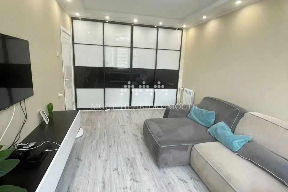 Продаётся 4-комнатная квартира, 104.2 м²