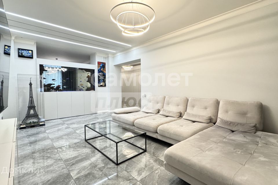 Продаётся 3-комнатная квартира, 114 м²