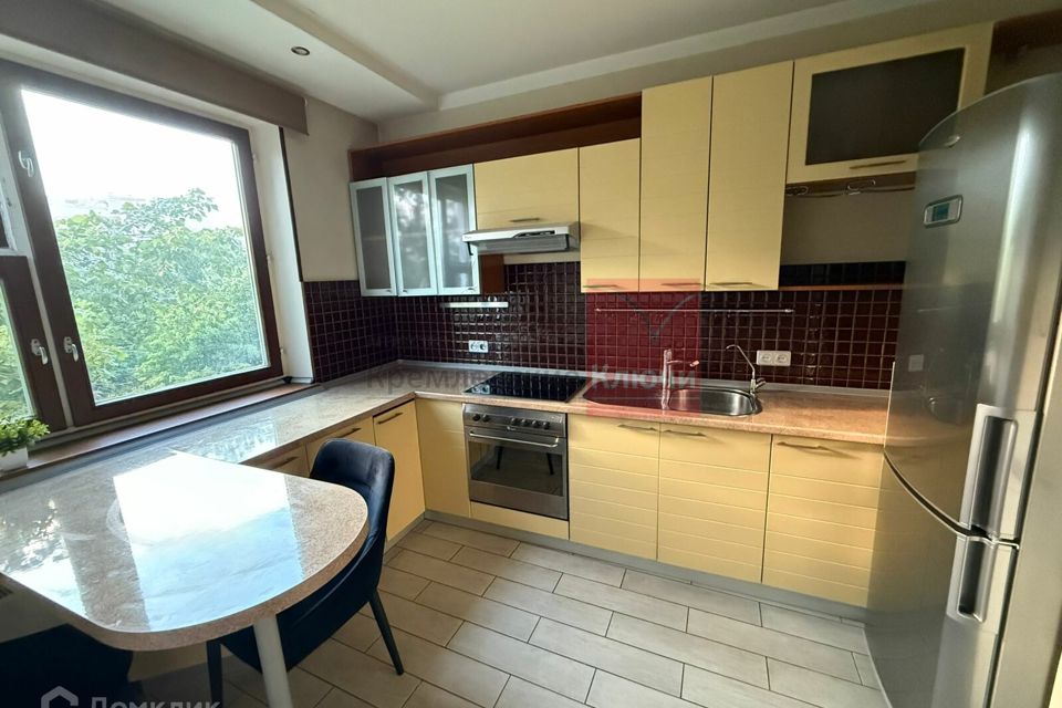 Сдаётся 2-комнатная квартира, 65 м²