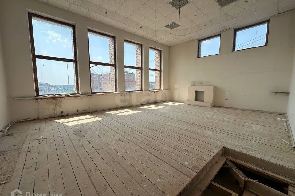 Продаётся 4-комнатная квартира, 170 м²