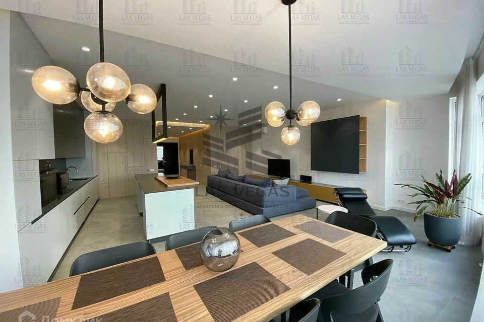 Сдаётся 3-комнатная квартира, 180 м²