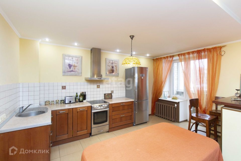 Продаётся 1-комнатная квартира, 73.1 м²