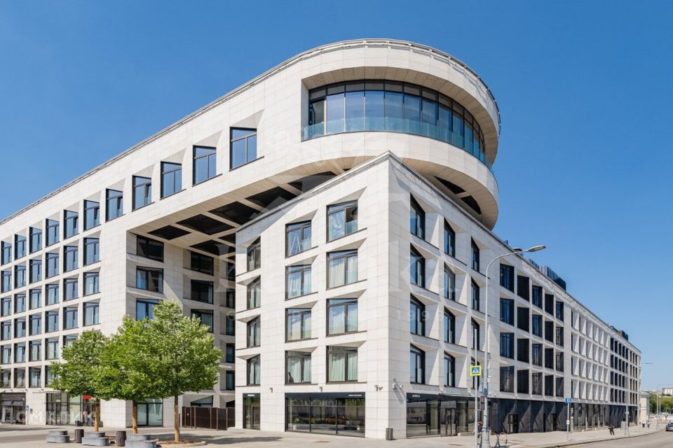 Продаётся 3-комнатная квартира, 109 м²