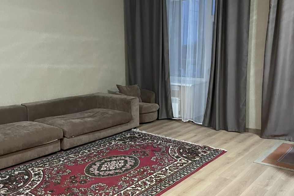 Сдаётся 2-комнатная квартира, 63 м²