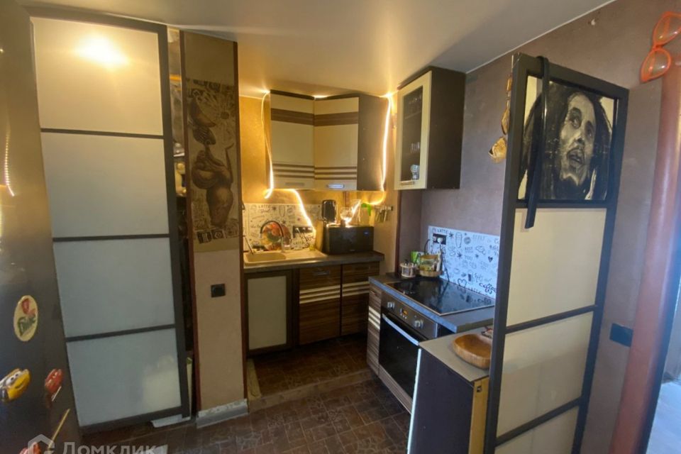Продаётся 2 комнаты в 19-комн. квартире, 13 м²