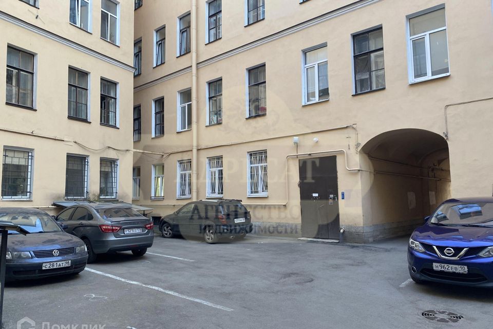 Продаётся 6-комнатная квартира, 122.4 м²