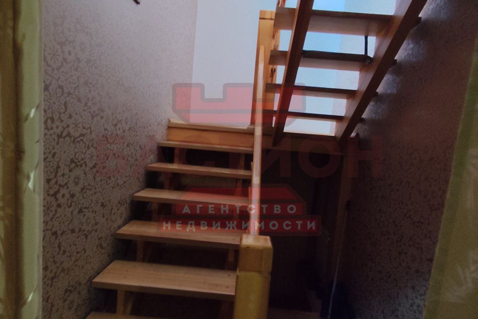 Продаётся 3-этажный дом, 300 м²