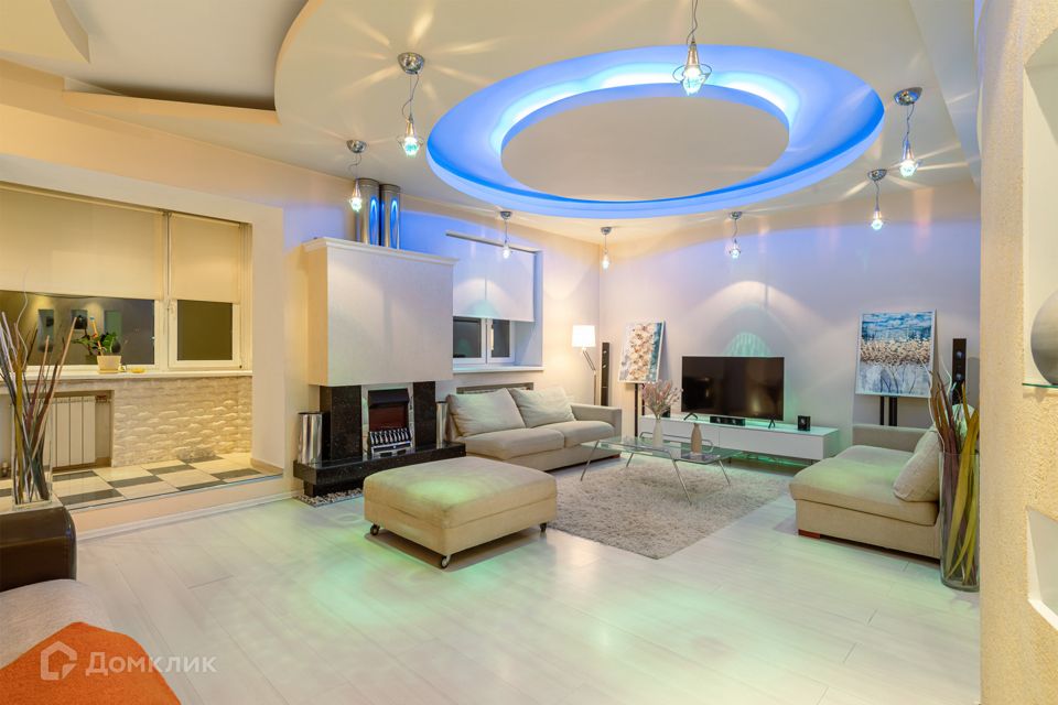Продаётся 4-комнатная квартира, 155 м²