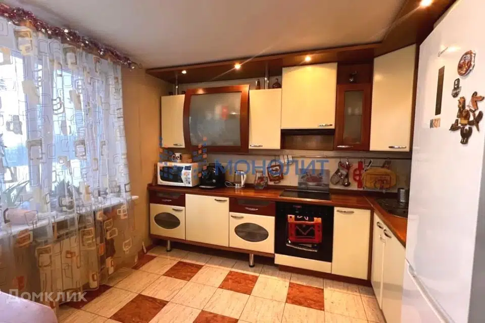 Продаётся 5-комнатная квартира, 130 м²