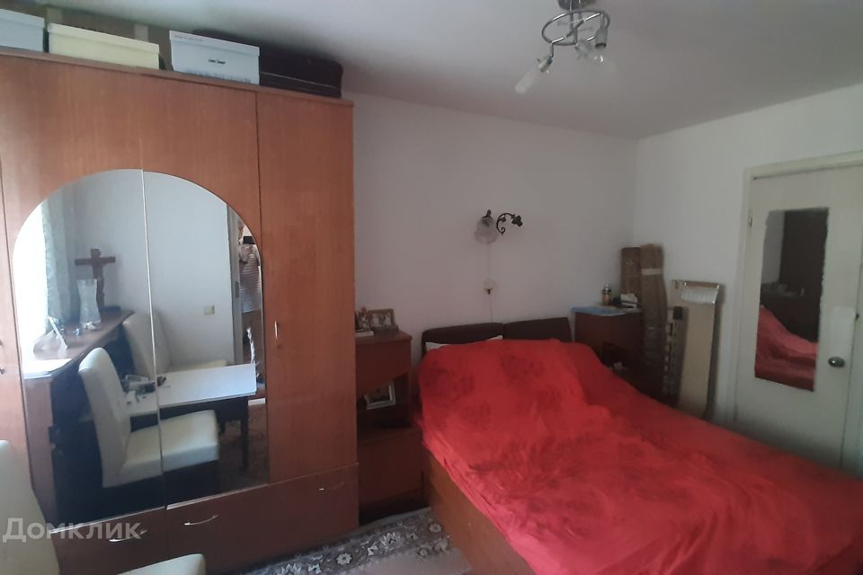 Продаётся 3 комнаты в 2-комн. квартире, 47 м²