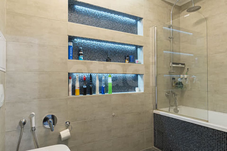 Продаётся 1-комнатная квартира, 61.8 м²