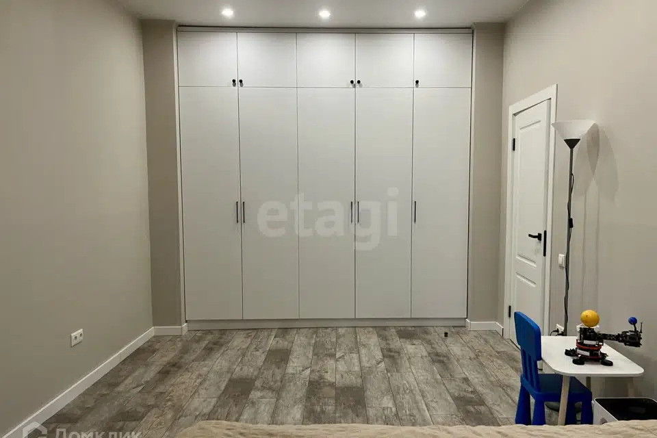Продаётся 2-комнатная квартира, 58.2 м²