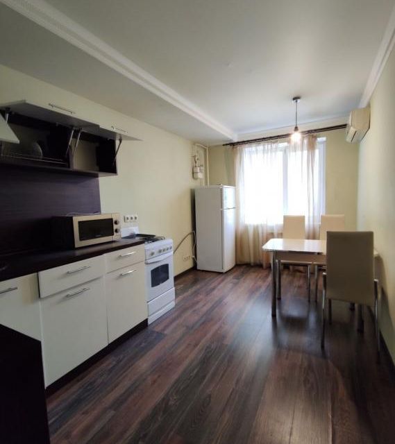 Сдаётся 2-комнатная квартира, 62.4 м²