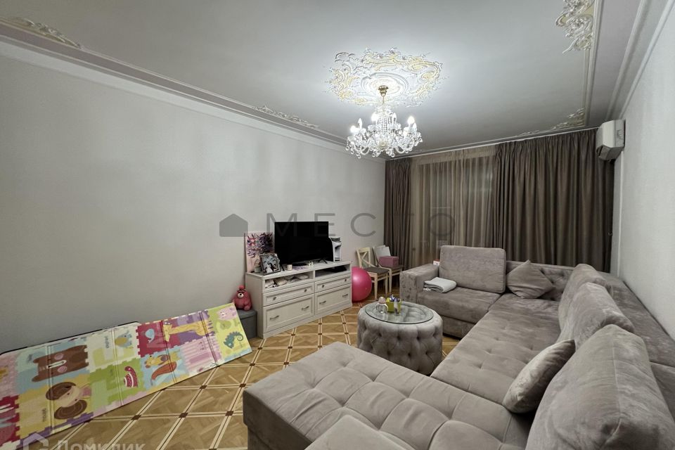 Продаётся 3-комнатная квартира, 87 м²