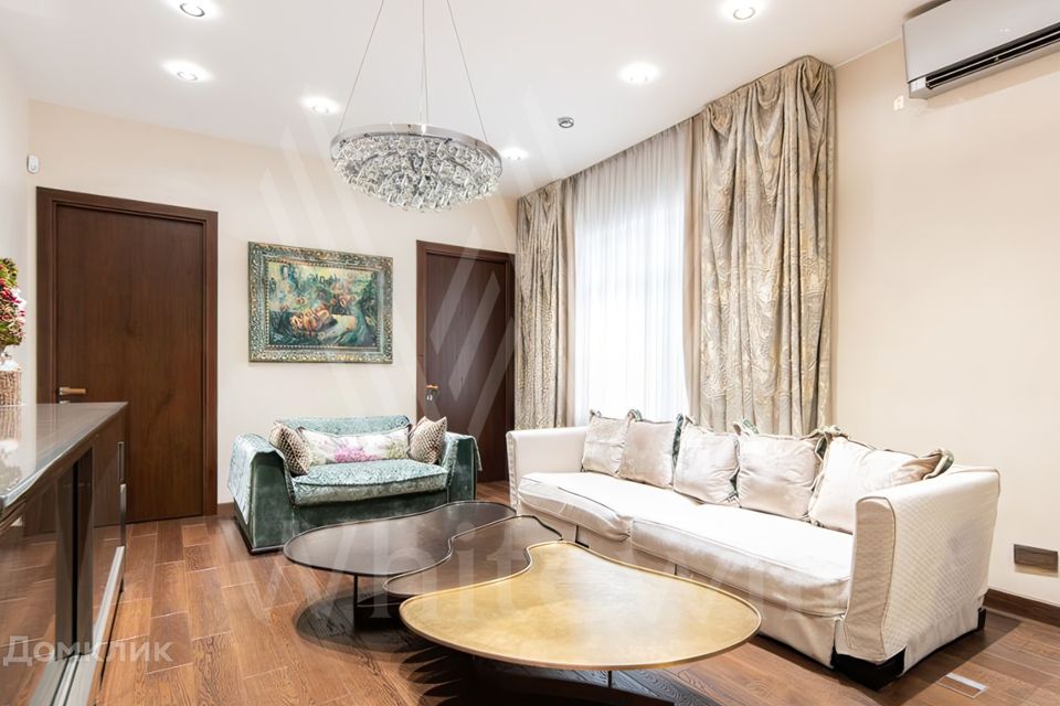 Продаётся 3-комнатная квартира, 102 м²