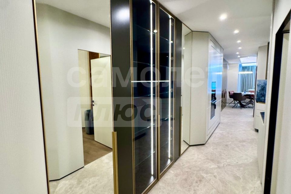 Продаётся 3-комнатная квартира, 102 м²