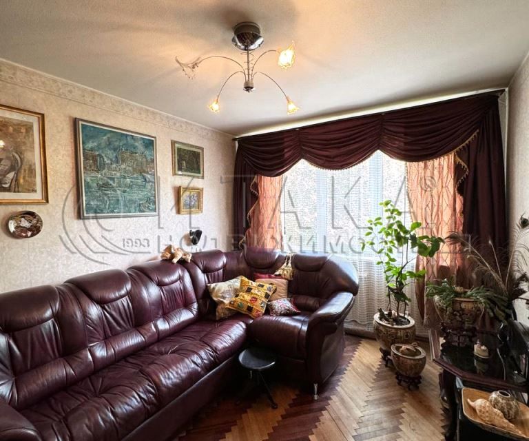 Продаётся 3-комнатная квартира, 59.4 м²
