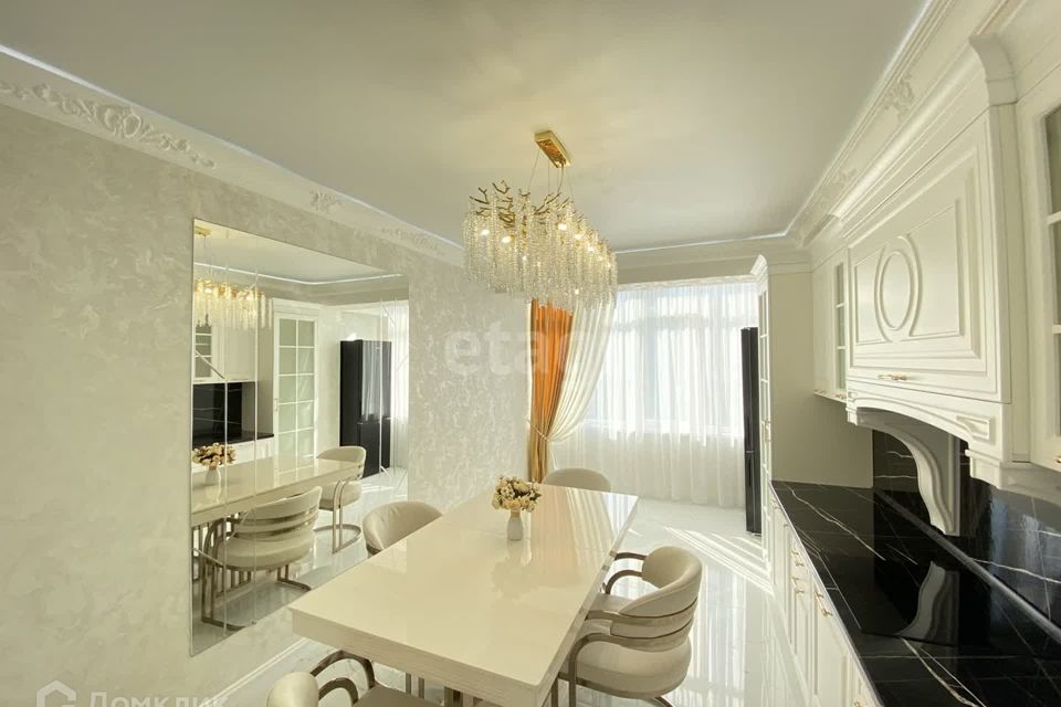 Продаётся 2-комнатная квартира, 93.1 м²