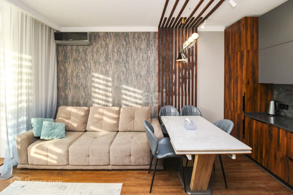 Продаётся 1-комнатная квартира, 43 м²