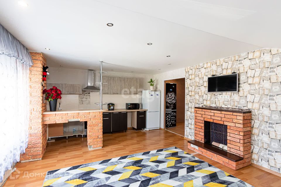 Продаётся 2-комнатная квартира, 90.6 м²