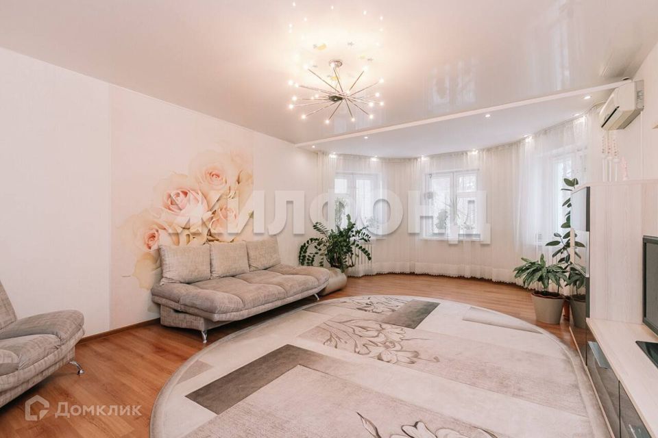 Продаётся 3-комнатная квартира, 137.8 м²