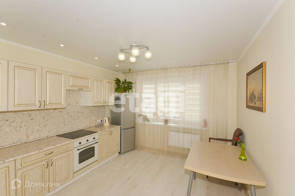 Продаётся 1-комнатная квартира, 42 м²