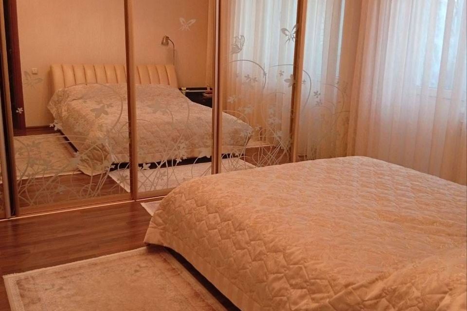 Продаётся 3-комнатная квартира, 107 м²