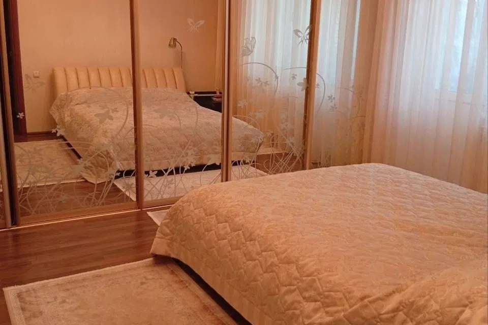 Продаётся 3-комнатная квартира, 107 м²