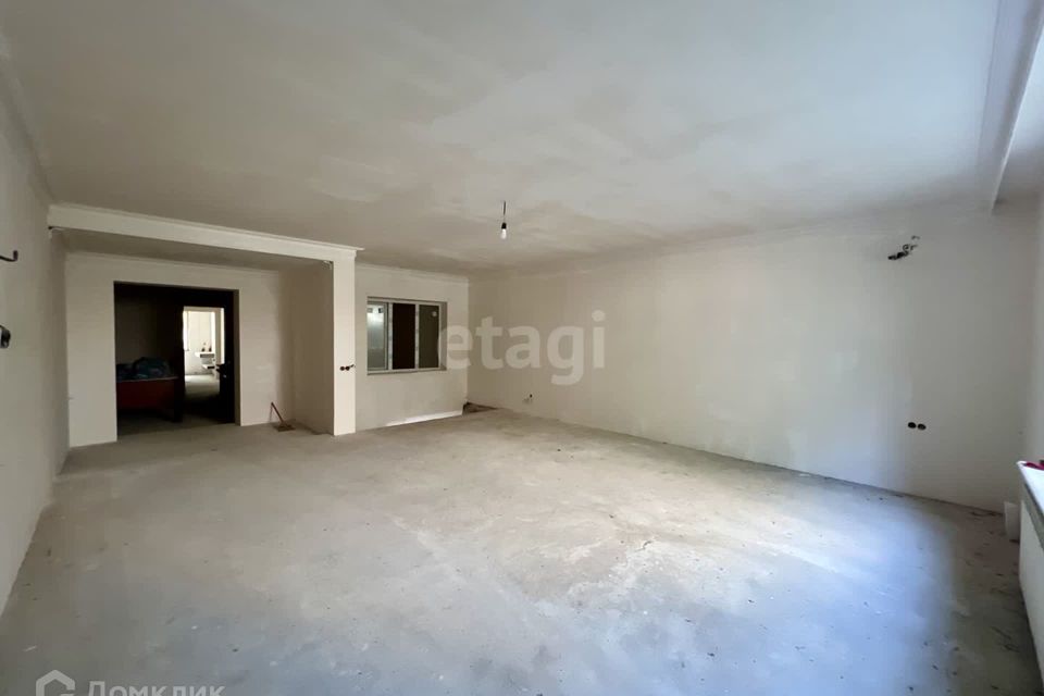 Продаётся 5-комнатная квартира, 165 м²