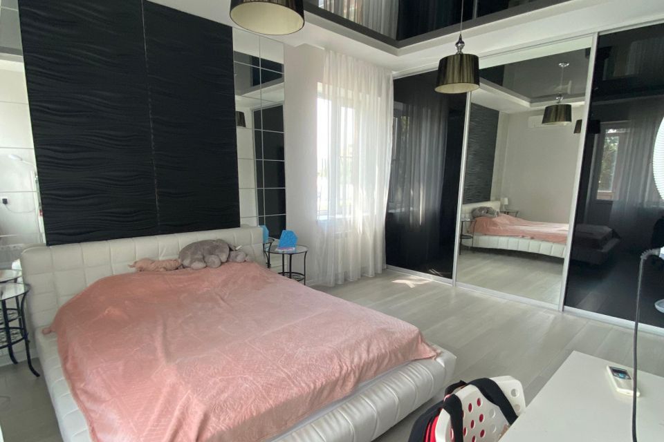 Продаётся 5-комнатная квартира, 161 м²