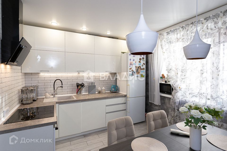 Продаётся 2-комнатная квартира, 56.1 м²
