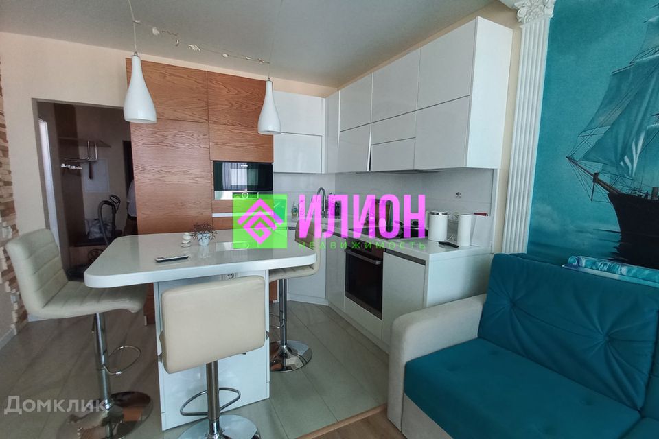 Продаётся 1-комнатная квартира, 55 м²