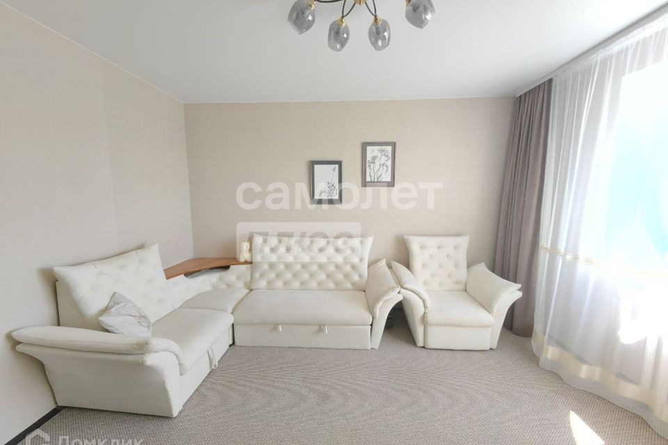 Продаётся 4-комнатная квартира, 130 м²