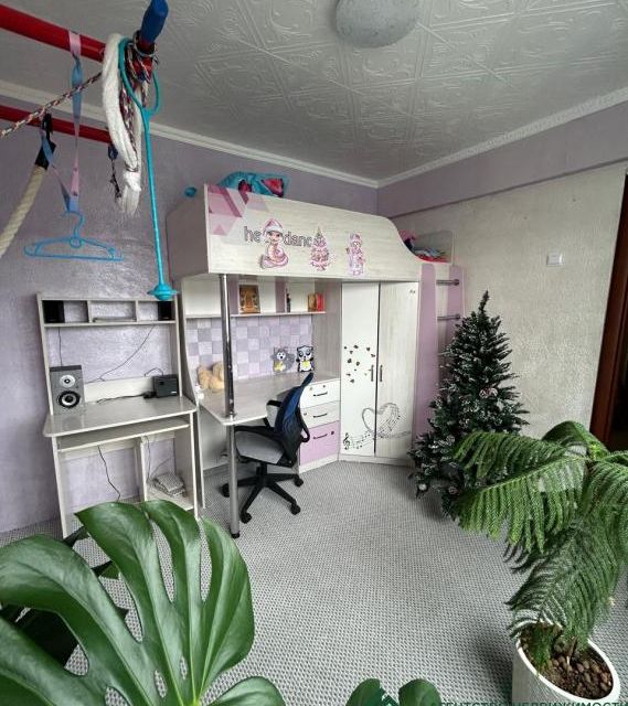 Продаётся 3-комнатная квартира, 49.2 м²