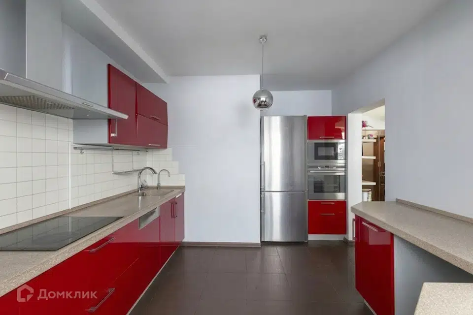 Продаётся 4-комнатная квартира, 104.3 м²